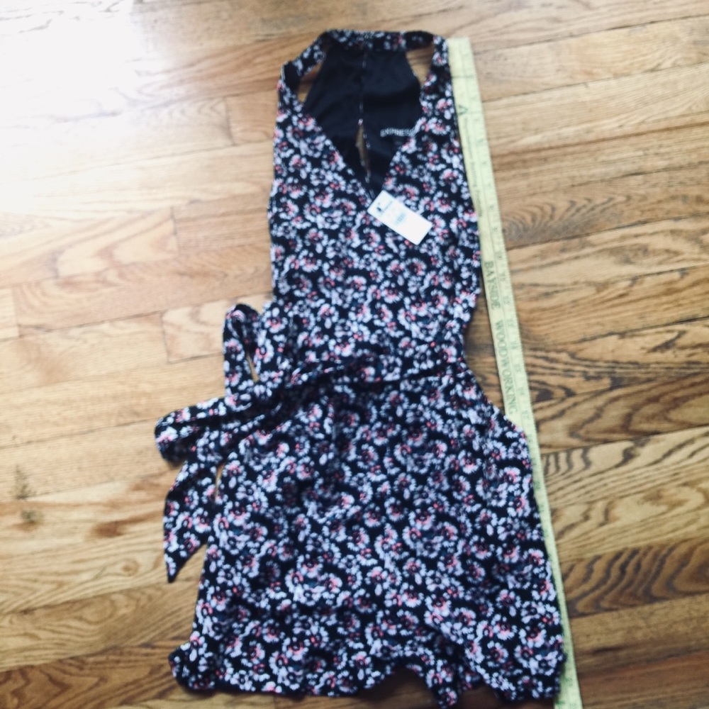 NWT Express floral romper, sz 0